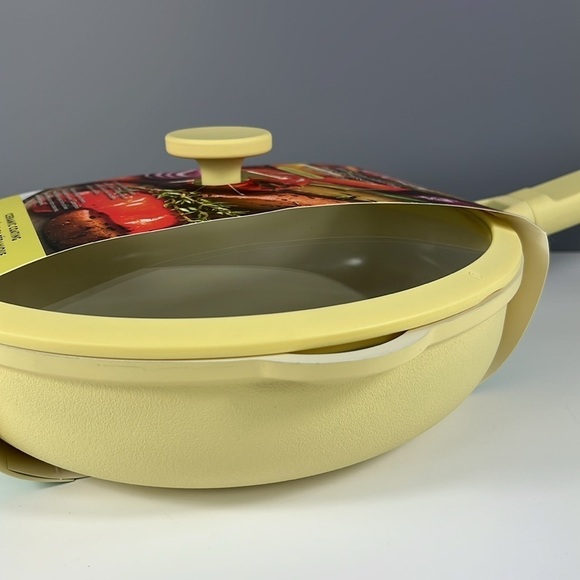 Authentic Kitchen Ceramic Nonstick 10.3” 2.6 QT Skillet Frying Pan Yellow NEW - Picture 2 of 9